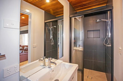 Island Getaway Cape Woolamai - Accommodation Tasmania 11