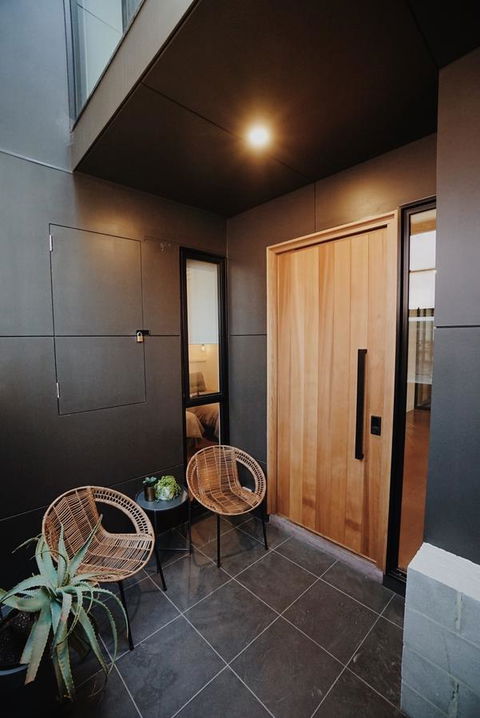THE WAREHOUSE APARTMENTS - Accommodation Tasmania 5