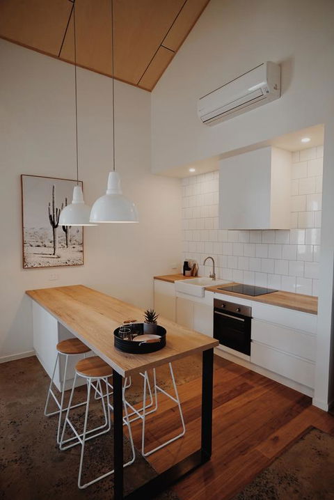 THE WAREHOUSE APARTMENTS - Accommodation Tasmania 16