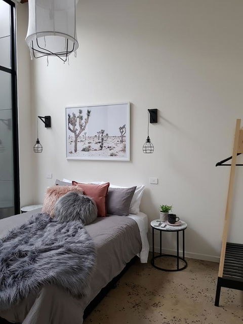 THE WAREHOUSE APARTMENTS - Accommodation Tasmania 0