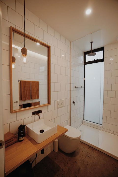 THE WAREHOUSE APARTMENTS - Accommodation Tasmania 14