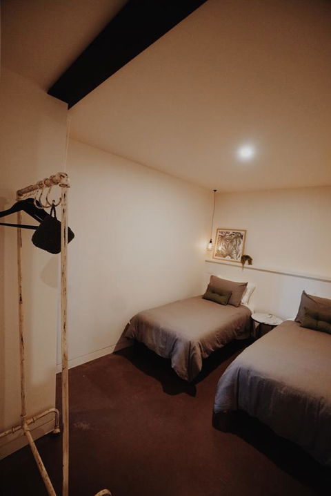 THE WAREHOUSE APARTMENTS - Accommodation Tasmania 9