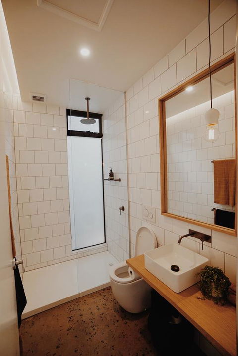 THE WAREHOUSE APARTMENTS - Accommodation Tasmania 18