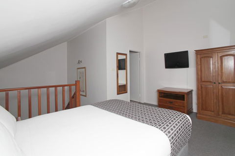 Quality Inn & Suites The Menzies - Accommodation Tasmania 24