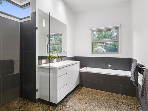 Aireys Ocean View - Accommodation Tasmania 9