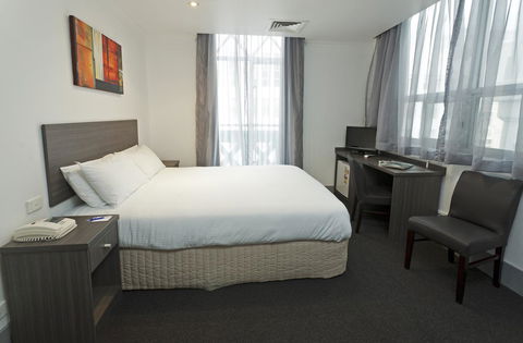Causeway Inn On The Mall - Accommodation Tasmania 2