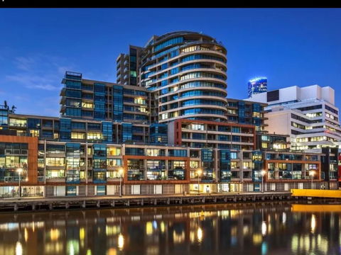 Signature Waterfront Apartments - Accommodation Tasmania 38