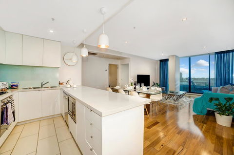 Signature Waterfront Apartments - Accommodation Tasmania 11