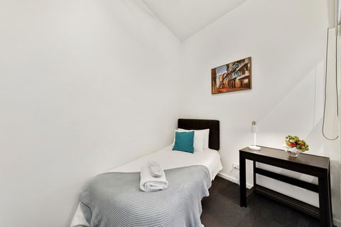 Signature Waterfront Apartments - Accommodation Tasmania 1