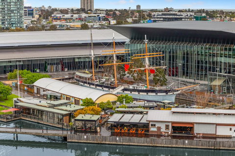 Signature Waterfront Apartments - Accommodation Tasmania 23