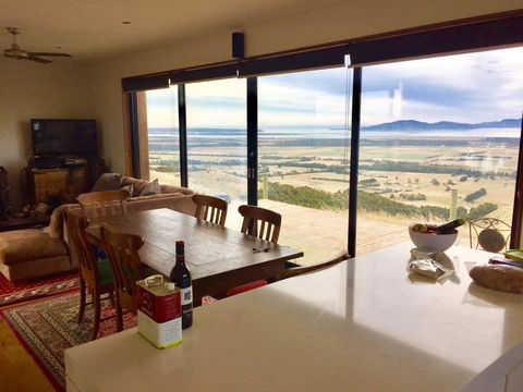 One Tree Hill Wilson Prom And Ocean Views - Accommodation Tasmania 3