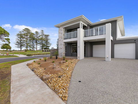 Bunya By The Sea - Accommodation Tasmania 0