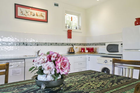 Black Dolphin Beach Penthouse - Accommodation Tasmania 17