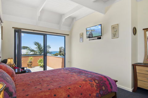 Black Dolphin Beach Penthouse - Accommodation Tasmania 6