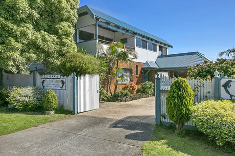 Black Dolphin Beach Penthouse - Accommodation Tasmania 1