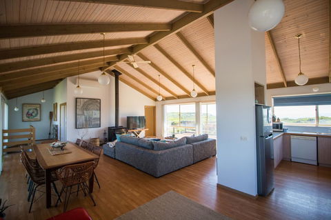 Sunsets On Martyrs Luxury Coastal Beach House Peterborough - Accommodation Tasmania 3