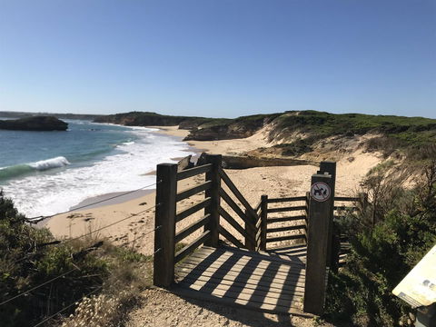 Sunsets On Martyrs Luxury Coastal Beach House Peterborough - Accommodation Tasmania 34