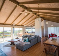 Sunsets on Martyrs Beach House - Ocean Views - Accommodation Tasmania