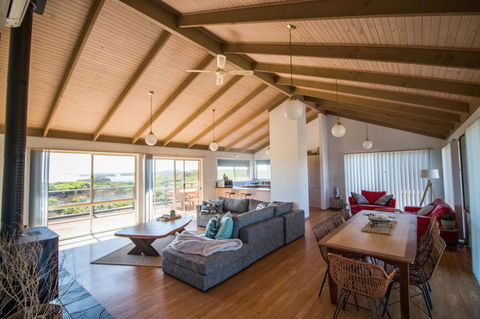 Sunsets On Martyrs Luxury Coastal Beach House Peterborough - Accommodation Tasmania 0