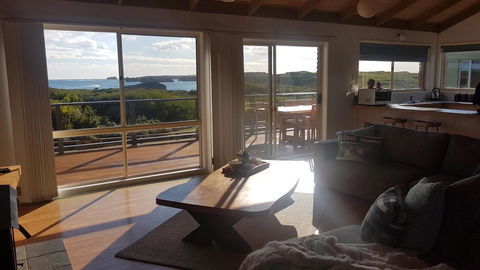 Sunsets On Martyrs Luxury Coastal Beach House Peterborough - Accommodation Tasmania 1