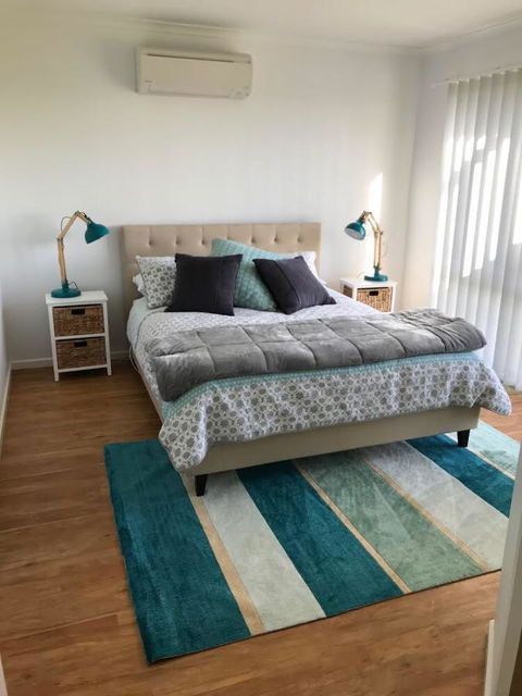 Sunsets On Martyrs Luxury Coastal Beach House Peterborough - Accommodation Tasmania 14