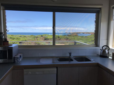 Sunsets On Martyrs Luxury Coastal Beach House Peterborough - Accommodation Tasmania 7