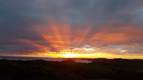 Sunsets On Martyrs Luxury Coastal Beach House Peterborough - Accommodation Tasmania 25