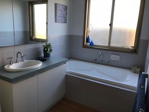 Sunsets On Martyrs Luxury Coastal Beach House Peterborough - Accommodation Tasmania 17