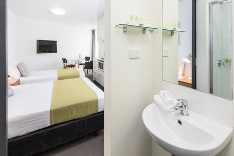 City Edge North Melbourne Apartment Hotel - Accommodation Tasmania 17