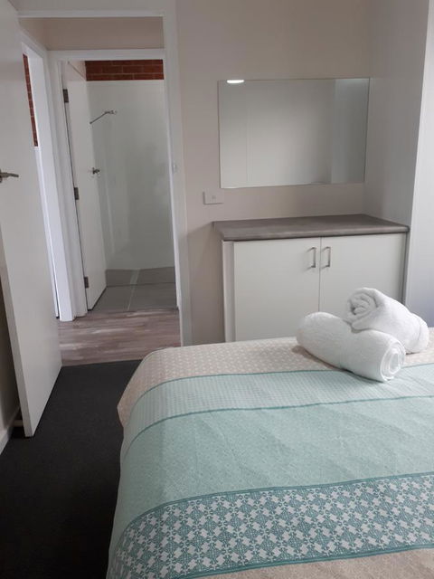 Beachcomber Holiday Units - Accommodation Tasmania 9