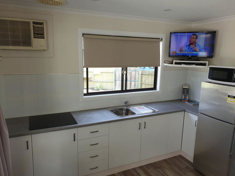Beachcomber Holiday Units - Accommodation Tasmania 4