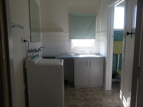 Beachcomber Holiday Units - Accommodation Tasmania 39