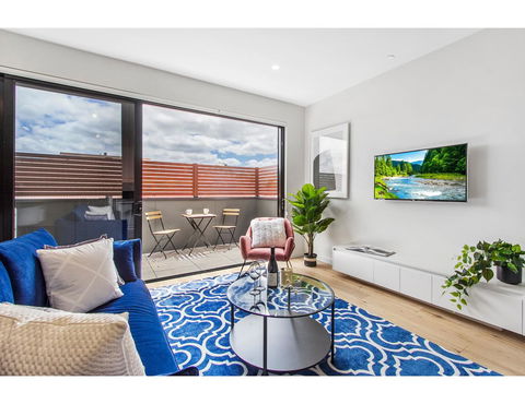 Boutique Apartment In Quiet, Sought-after Suburb - Accommodation Tasmania 1