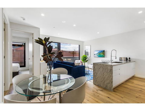 Boutique Apartment In Quiet, Sought-after Suburb - Accommodation Tasmania 10