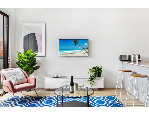 Boutique Apartment In Quiet, Sought-after Suburb - Accommodation Tasmania 0