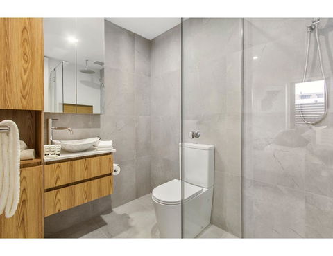 Boutique Apartment In Quiet, Sought-after Suburb - Accommodation Tasmania 5