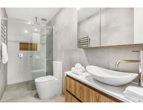 Boutique Apartment In Quiet, Sought-after Suburb - Accommodation Tasmania 14