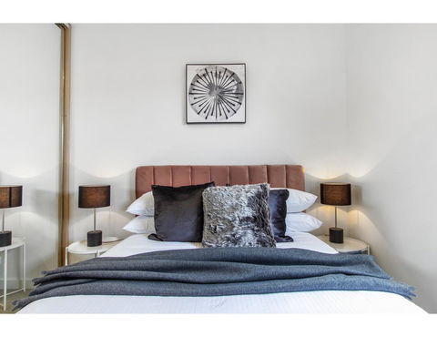 Boutique Apartment In Quiet, Sought-after Suburb - Accommodation Tasmania 12