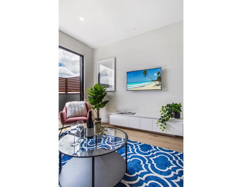 Boutique Apartment In Quiet, Sought-after Suburb - Accommodation Tasmania 11