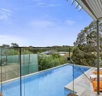 Lansdowne Villa - with swimming pool - Accommodation Tasmania