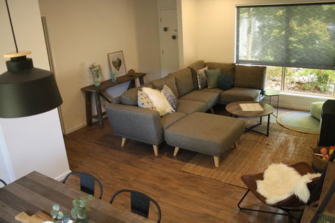 4 Autumn Grove - Accommodation Tasmania 4