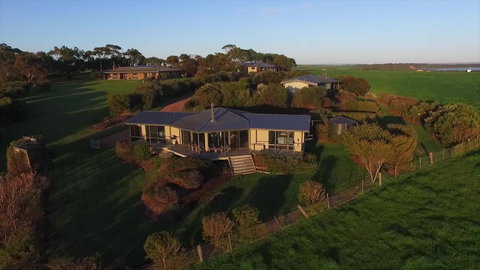 Limosa Rise - Accommodation Tasmania 24