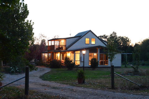 Beechworth Cedar Cottages - Accommodation Tasmania 14