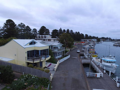 The Waterfront Apartment - Accommodation Tasmania 2