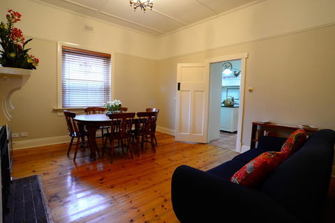 The Californian - Accommodation Tasmania 3