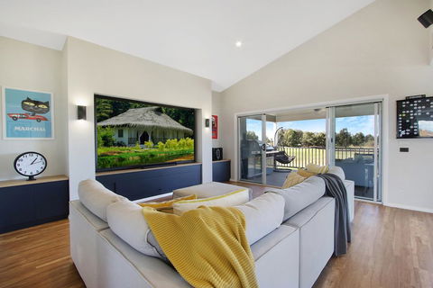 The Clubhouse On Black Bull - Accommodation Tasmania 0