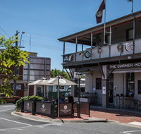 The Corner Hotel Alexandra - Accommodation Tasmania
