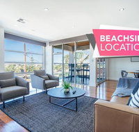 The Grand Oasis - Pool - Wifi - Mins from beach - Accommodation Tasmania
