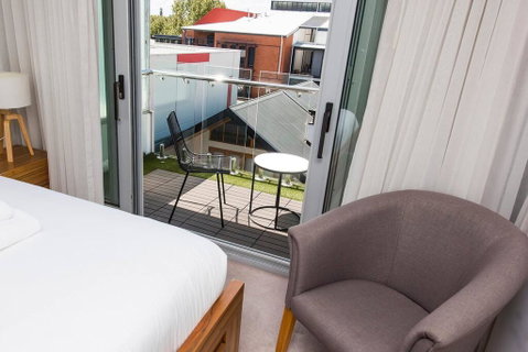 The Nest - Modern Room In Northbridge With Roof Terrace - Accommodation Tasmania 1