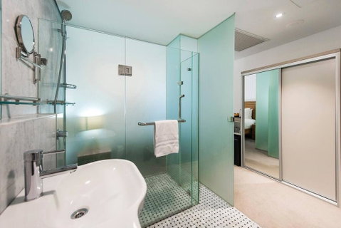 The Nest - Modern Room In Northbridge With Roof Terrace - Accommodation Tasmania 3